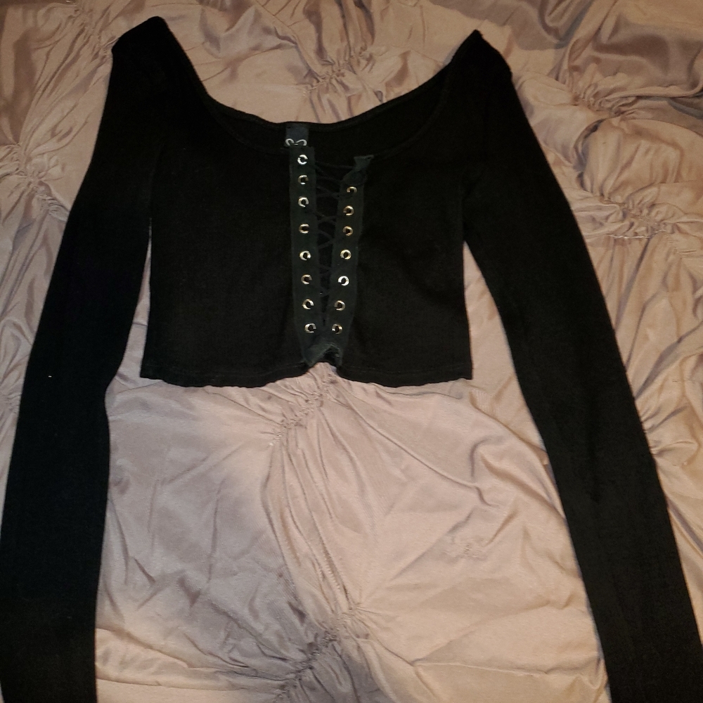 Long sleeve crop top